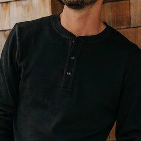 fit model showing the front placket on The Organic Cotton Waffle Henley in Coal