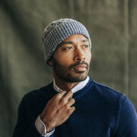 fit model wearing The Orr Beanie in Marled Indigo