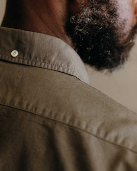 fit model showing off the back collar on The Jack in Smoked Olive Oxford, Wovens by Taylor Stitch