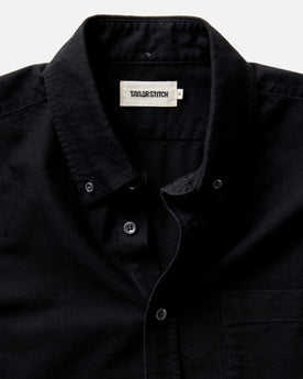 material shot of the collar on The Jack in Black Indigo Oxford, Wovens by Taylor Stitch
