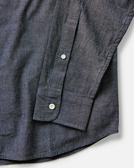 material shot of the back collar on The Jack in Rinsed Indigo Chambray, Wovens by Taylor Stitch