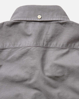 material shot of the button down collar on The Jack in Smoke Oxford, Wovens by Taylor Stitch