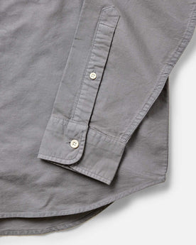 material shot of the butons on The Jack in Smoke Oxford, Wovens by Taylor Stitch