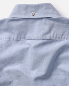 material shot of the collar on The Jack in Blue Everyday Oxford, Wovens by Taylor Stitch