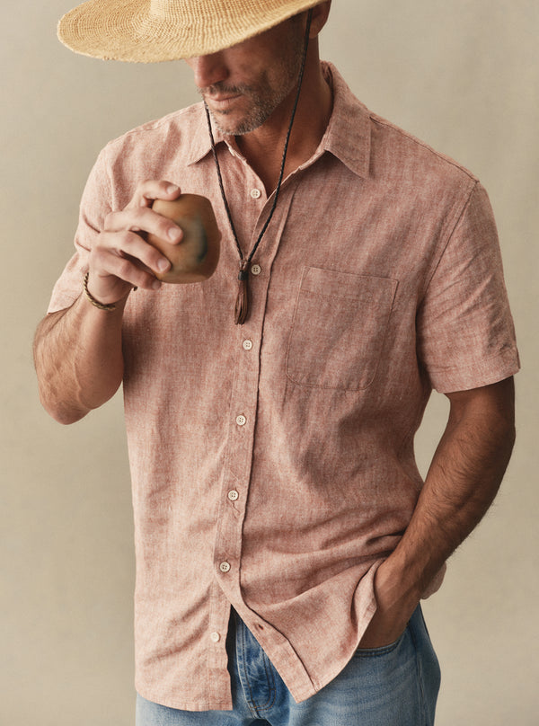Close up of model in Short Sleeve California in Desert Hemp