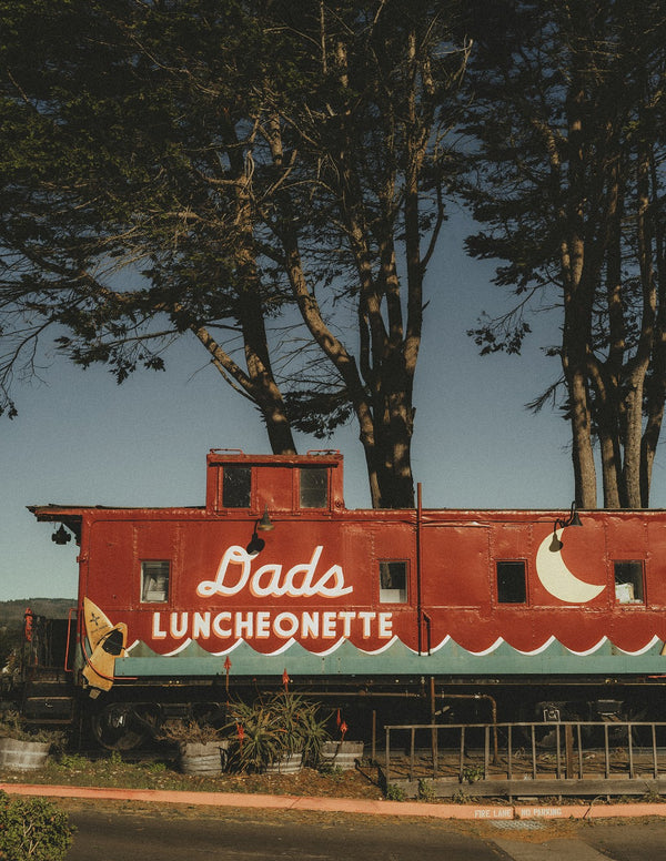 Dad's Luncheonette exterior