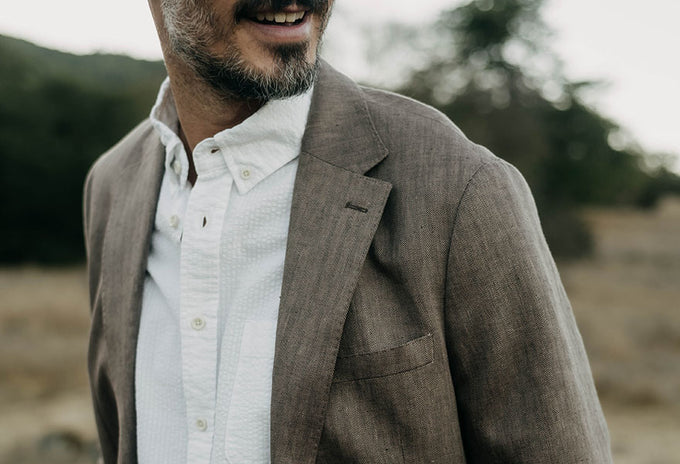 Model wearing The Stevens Sportcoat in Linen