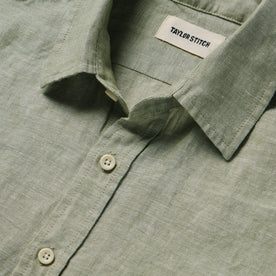 material shot of the collar and buttons on The Short Sleeve California in Army Hemp