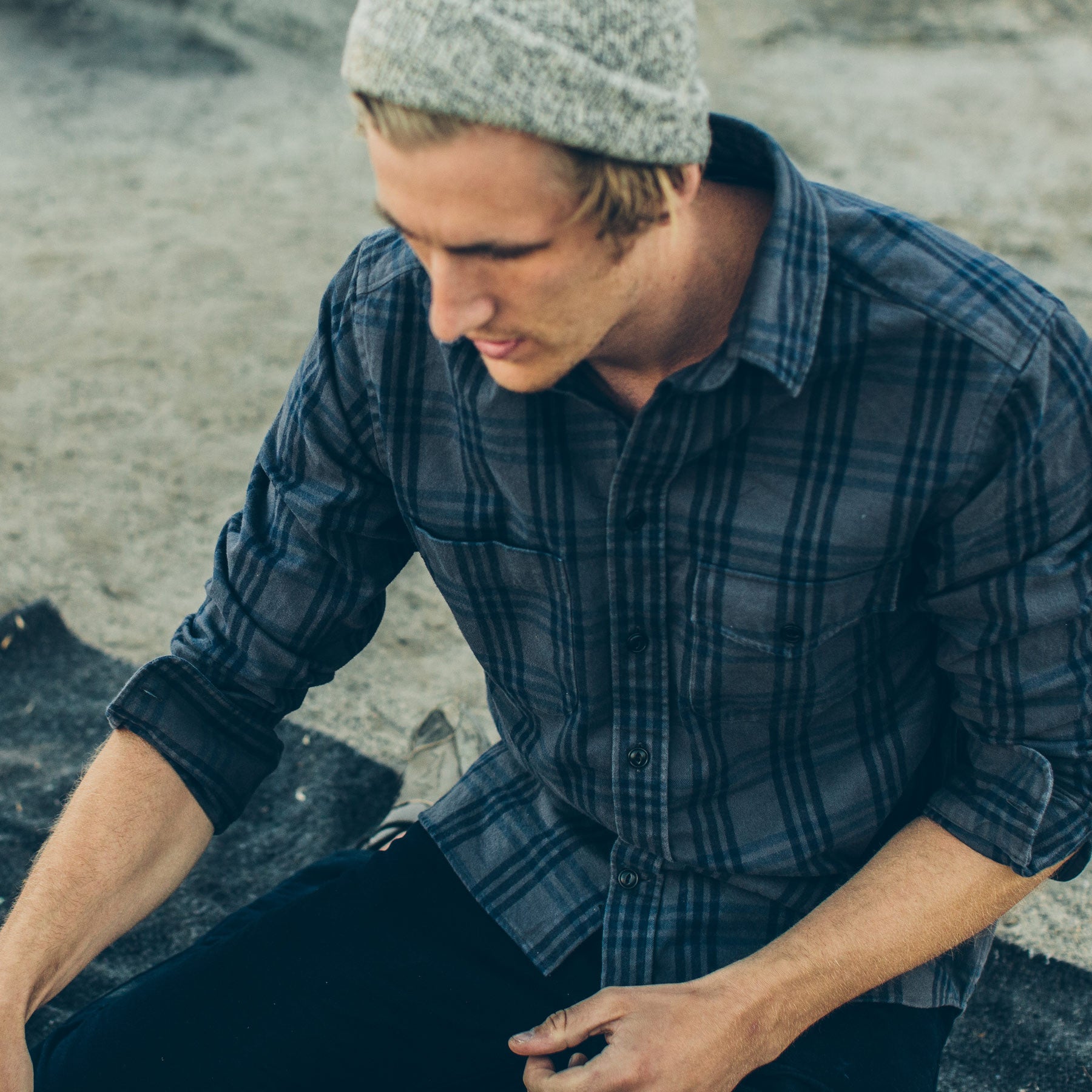 The Crater Shirt in Charcoal & Navy Plaid: Alternate Image 6, Wovens by Taylor Stitch