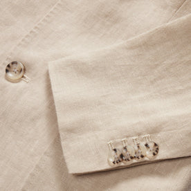 material shot of the light horn buttons on The Sheffield Sport Coat in Natural Linen