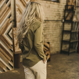 The Andie Shirt in Tan Twill: Alternate Image 3