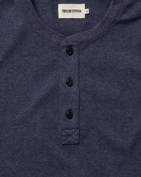 material shot of the buttons on The Short Sleeve Heavy Bag Henley in Dark Navy, Knits by Taylor Stitch