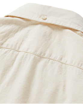 material shot of the back of the collar on The Jack in Heathered Oat, Wovens by Taylor Stitch
