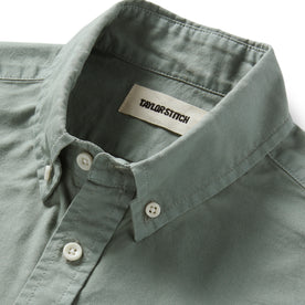 material shot of the collar of The Jack in Slate Oxford