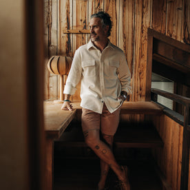 fit model in The Morse Short in Dried Acorn Slub