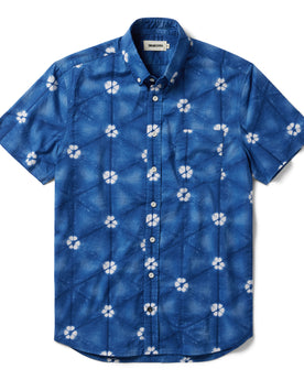flatlay of The Short Sleeve Jack in Deep Navy Floral, Wovens by Taylor Stitch
