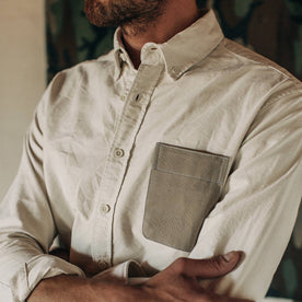 fit model wearing The Atelier and Repairs Jack in Washed White Oxford, arms crossed