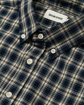 material shot of collar, Wovens by Taylor Stitch