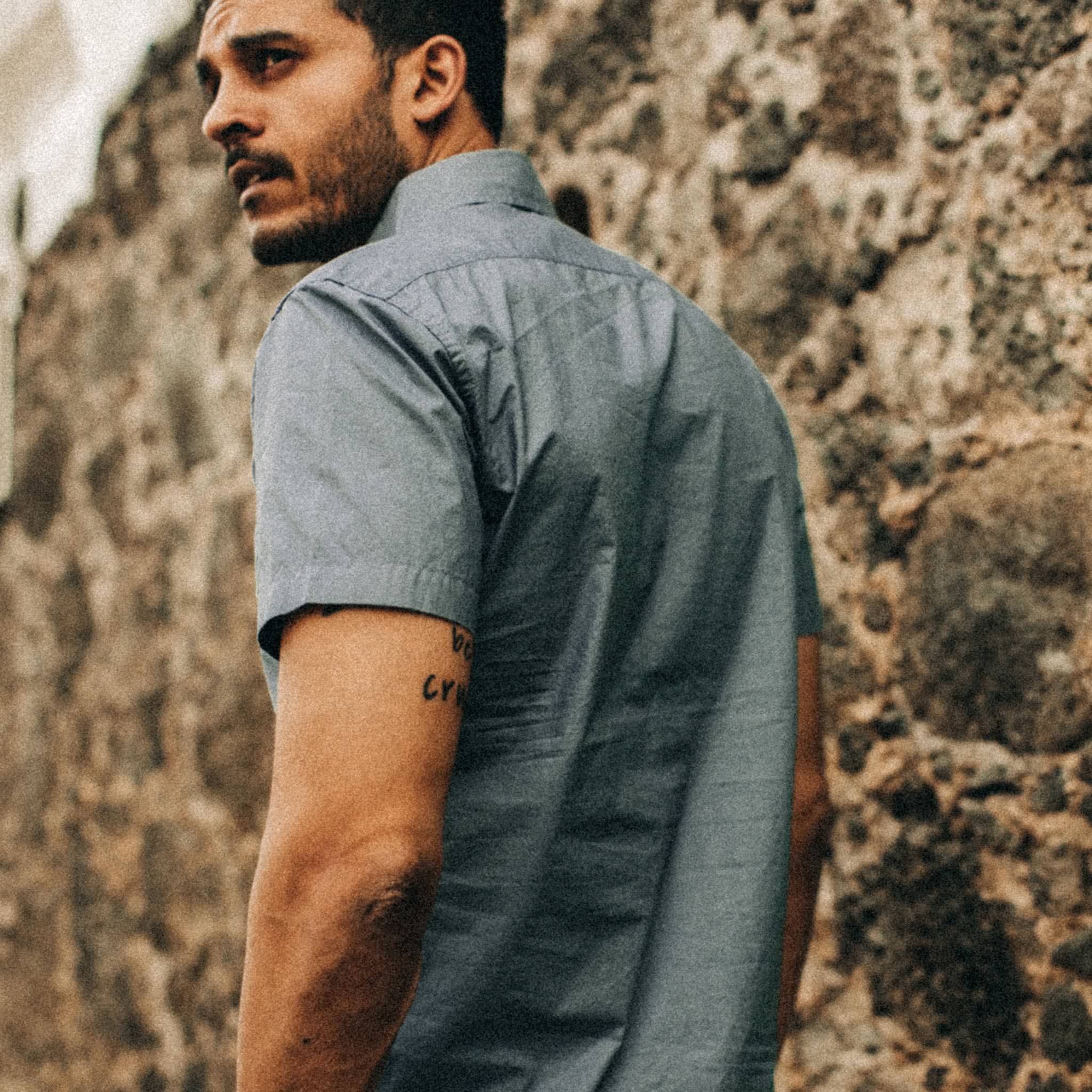 The Short Sleeve Officer Shirt in Slate: Alternate Image 3, Wovens by Taylor Stitch