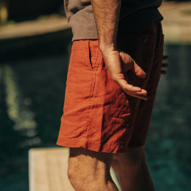 fit model showing the side on The Apres Short in Sienna Hemp