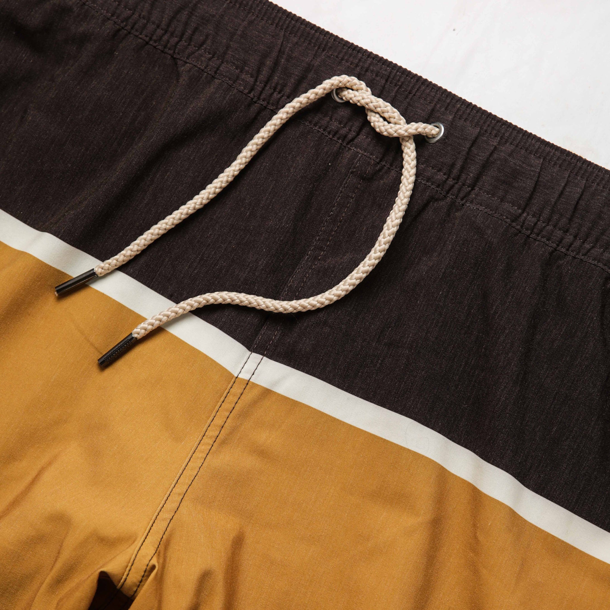 material shot of the drawcords on The Bayberry Trunk in Sandbar, Bottoms by Taylor Stitch