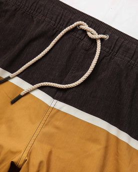 material shot of the drawcords on The Bayberry Trunk in Sandbar, Bottoms by Taylor Stitch