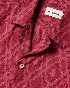 material shot of the collar of The Havana in Wine Ikat, Wovens by Taylor Stitch