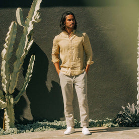 fit model wearing The Easy Pant in Natural Herringbone