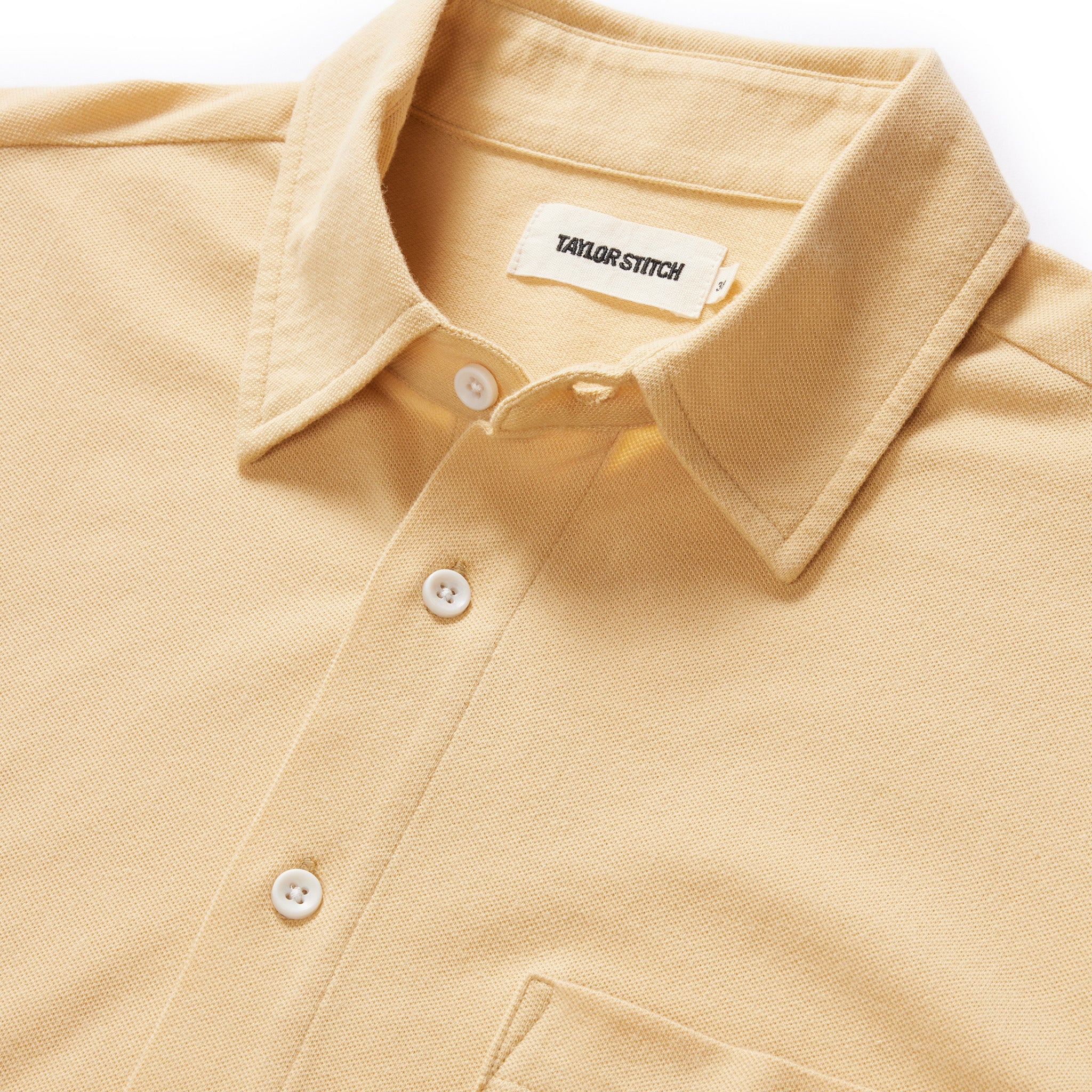 material shot of the collar on The Short Sleeve California in Oak Pique, Knits by Taylor Stitch