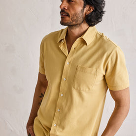fit model showing the front of The Short Sleeve California in Oak Pique