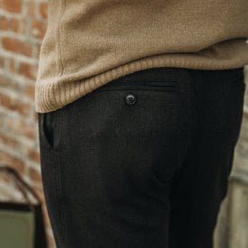 fit model showing back pockets of The Carmel Pant in Timber