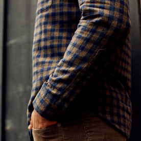 fit model showing the side of The Jack in Terrace Plaid