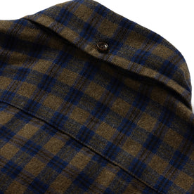 material shot of the back button on the collar of The Jack in Terrace Plaid