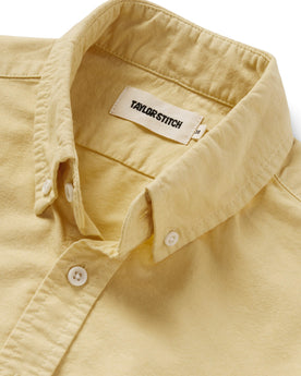 material shot of the collar on The Jack in Sesame Oxford, Wovens by Taylor Stitch