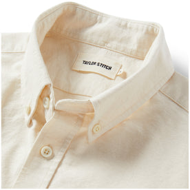 material shot of the collar on The Jack in Sand Oxford