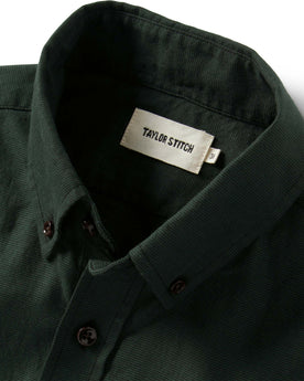 material shot of the collar on The Jack in Spruce Houndstooth Check, Wovens by Taylor Stitch