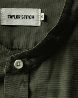 material shot of the collar , Wovens by Taylor Stitch