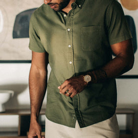 our fit model wearing The Short Sleeve Jack in Cactus