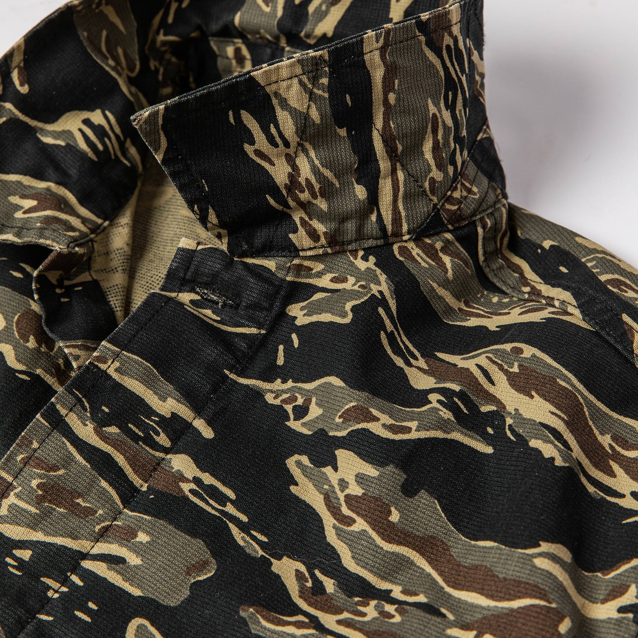 material shot of collar, Wovens by Taylor Stitch