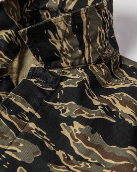 material shot of collar, Wovens by Taylor Stitch