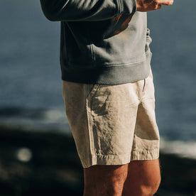 fit model wearing The Morse Short in Aluminum Slub Linen, side profile