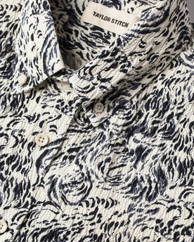 material shot of collar, Wovens by Taylor Stitch