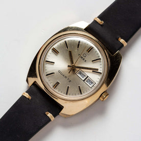 flatlay of the 1978 Timex Q Quartz, shown close up
