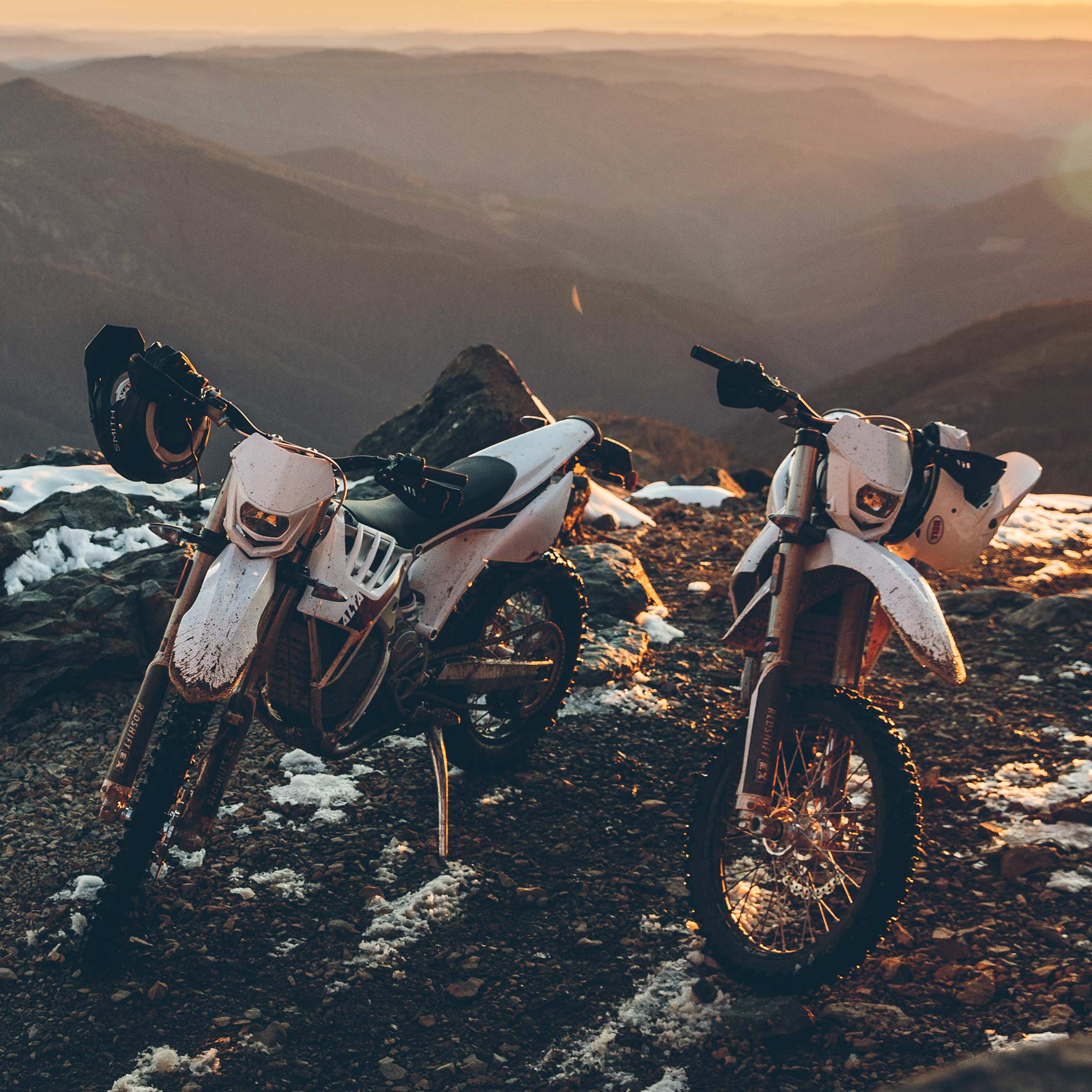 The Alta Motors Redshift EX in Taylor Stitch Custom: Alternate Image 1