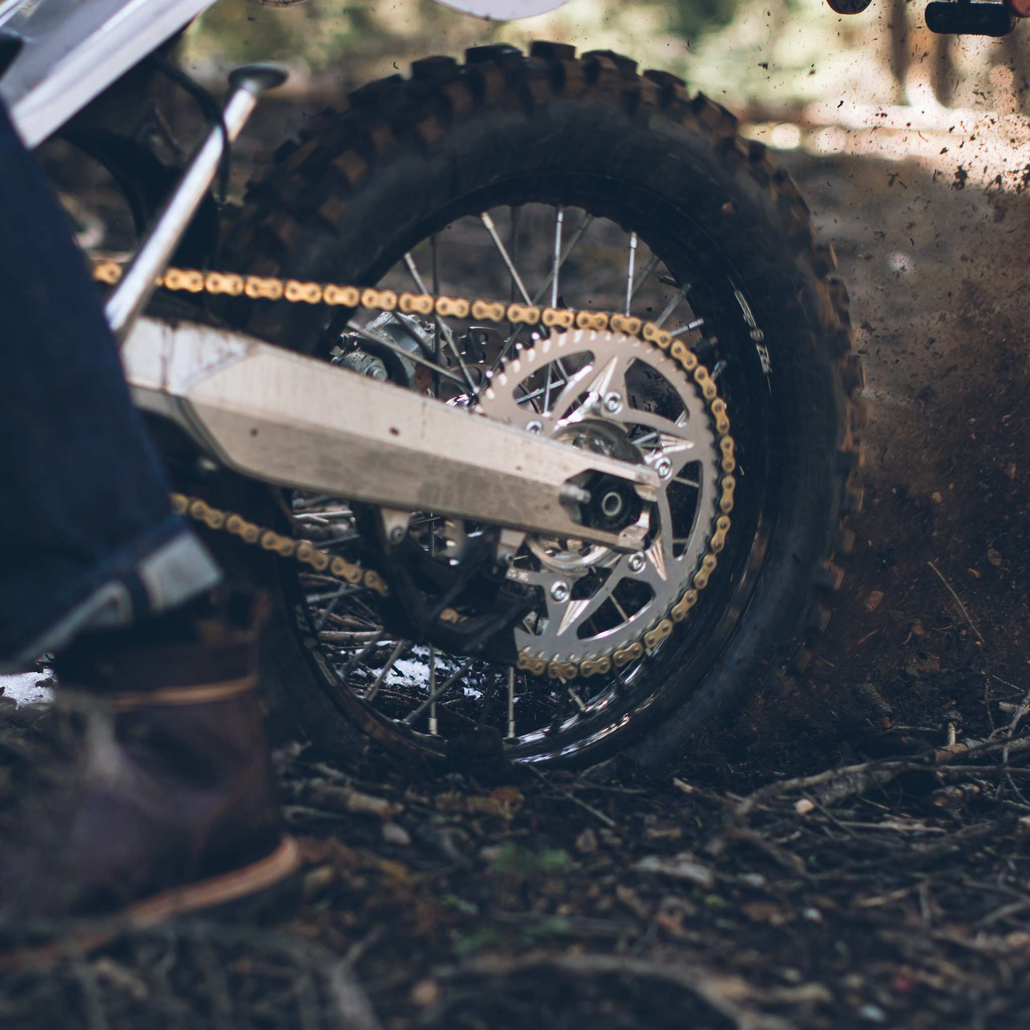 The Alta Motors Redshift EX in Taylor Stitch Custom: Alternate Image 5