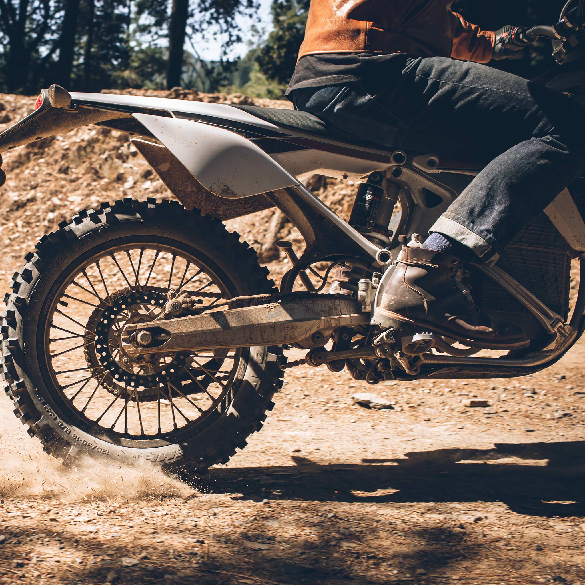 The Alta Motors Redshift EX in Taylor Stitch Custom: Alternate Image 7