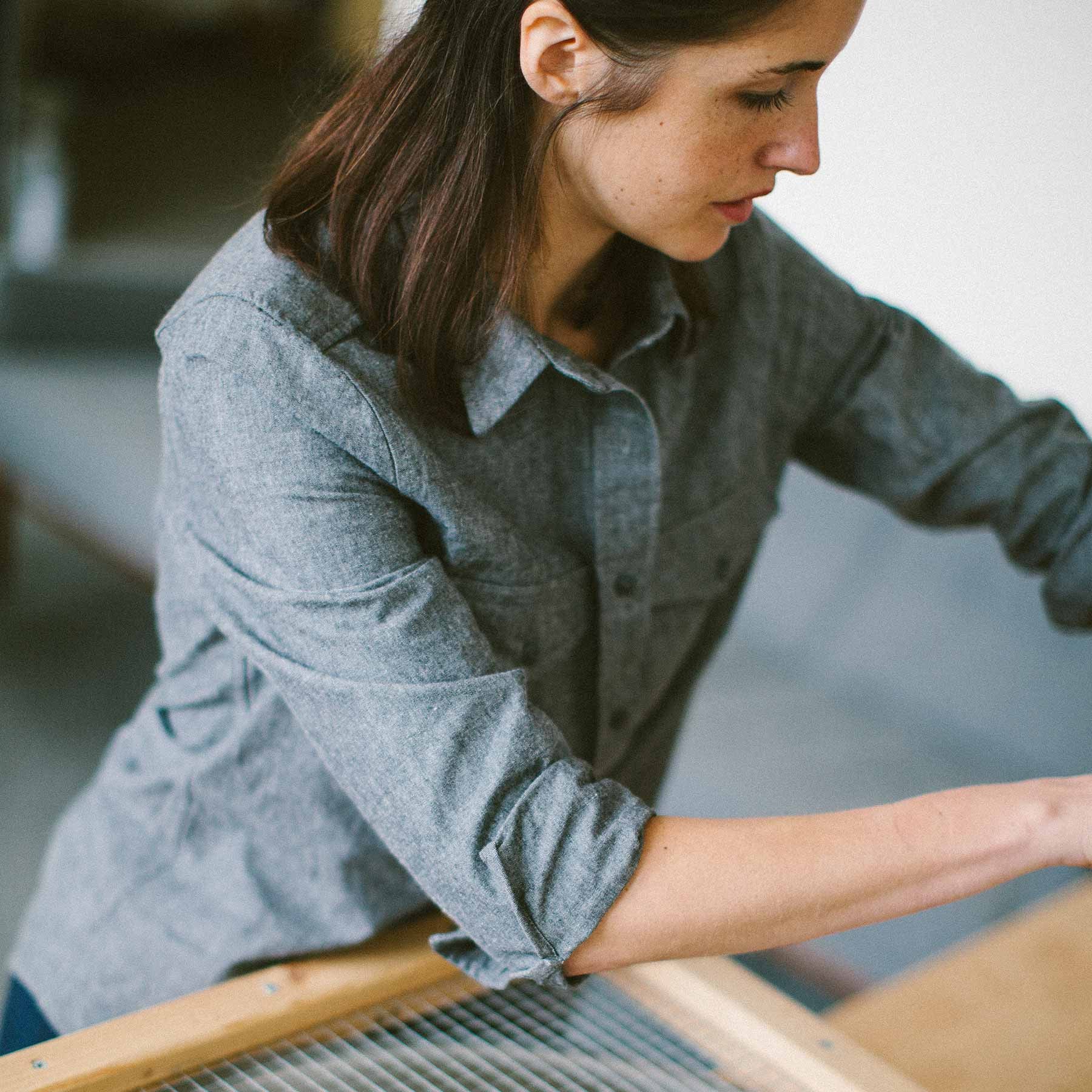 The Studio Shirt in Charcoal Everyday Chambray: Alternate Image 2, Wovens by Taylor Stitch