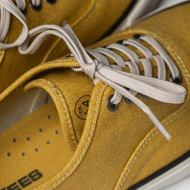 material shot of laces and boss duck