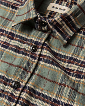 material shot of collar, Wovens by Taylor Stitch