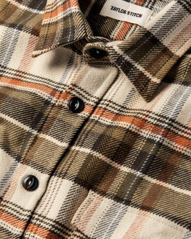 material shot of collar, Wovens by Taylor Stitch